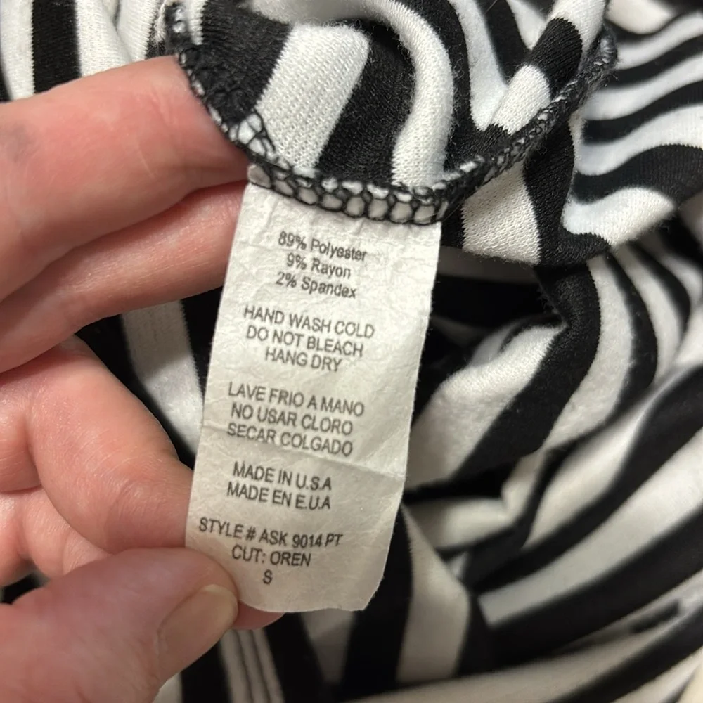 Ladies Women Black & White Striped Skirt Size Small